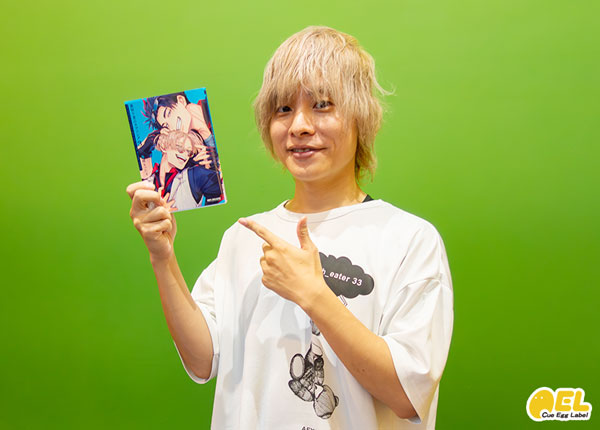 キャストインタビュー写真 岡本信彦さん